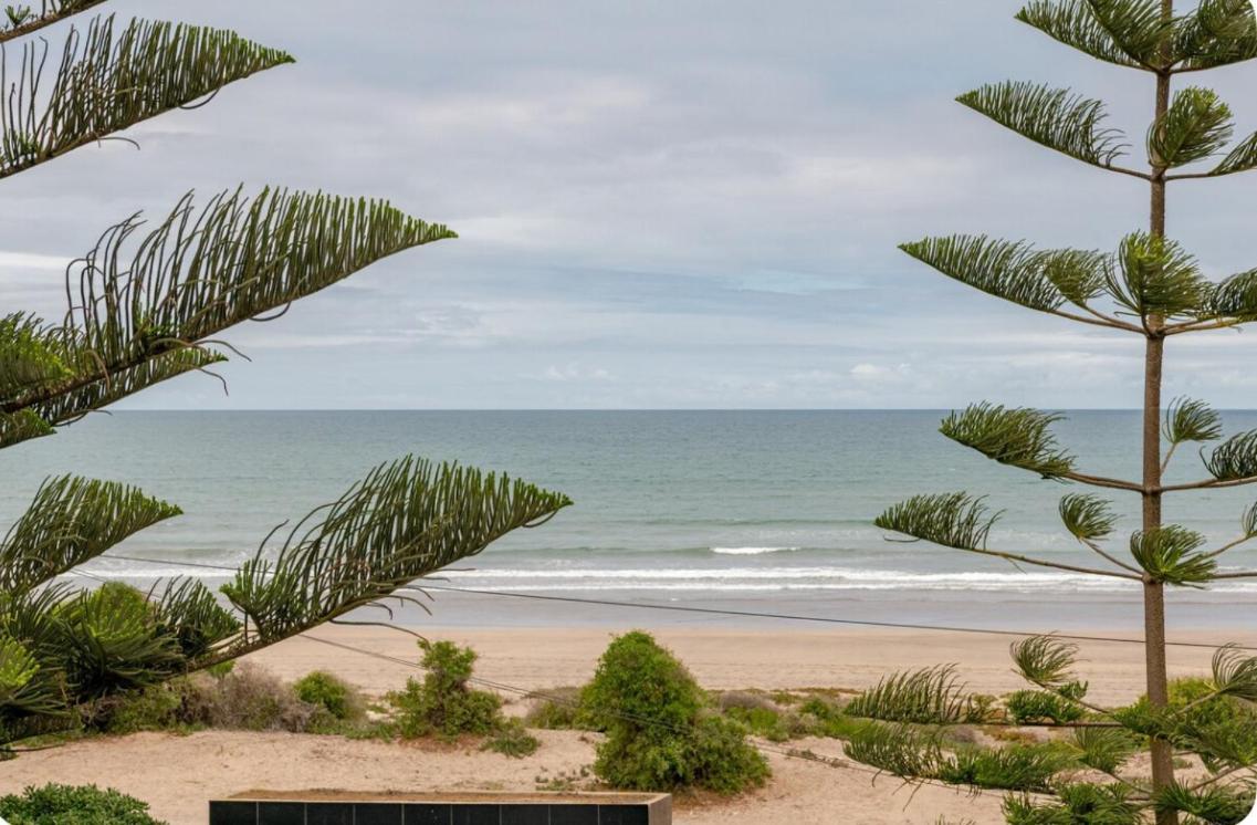 Ocean Breeze ,See View Apartment L'Oasis Exteriör bild